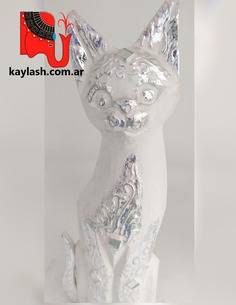 gato-con-espejos-decoracion-artesanal-proteccion-hogar-estilo-boho-chic-mistica-kaylash