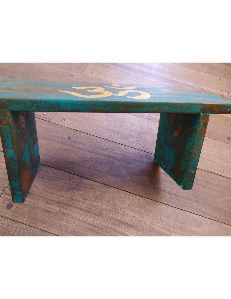 Banco de madera, en varios colores