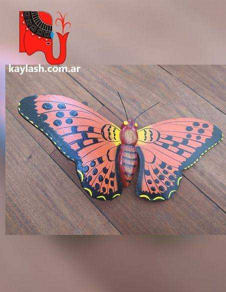Mariposas de madera pintada Origen: Indonesia Mariposas de madera pintada Origen: Indonesia