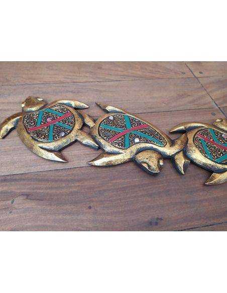 Tortugas en madera con resina Origen: Indonesia Tortugas en madera con resina Origen: Indonesia