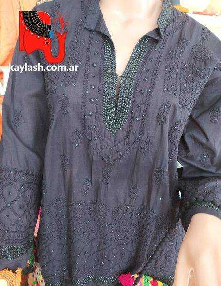Camisa negra bordada Origen: India Camisa negra bordada Origen: India
