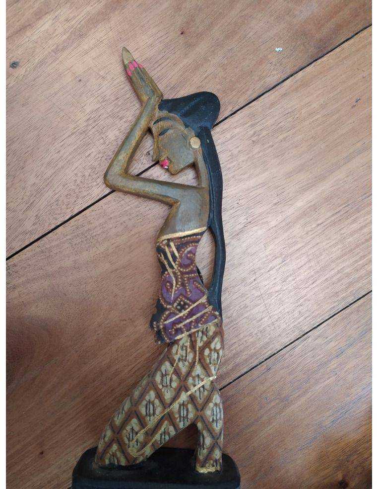Mujeres en madera