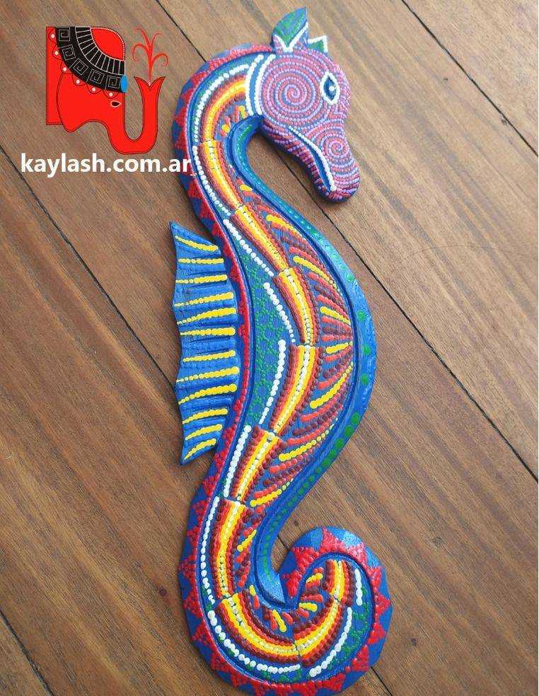 Hipocampo en madera Origen: Indonesia