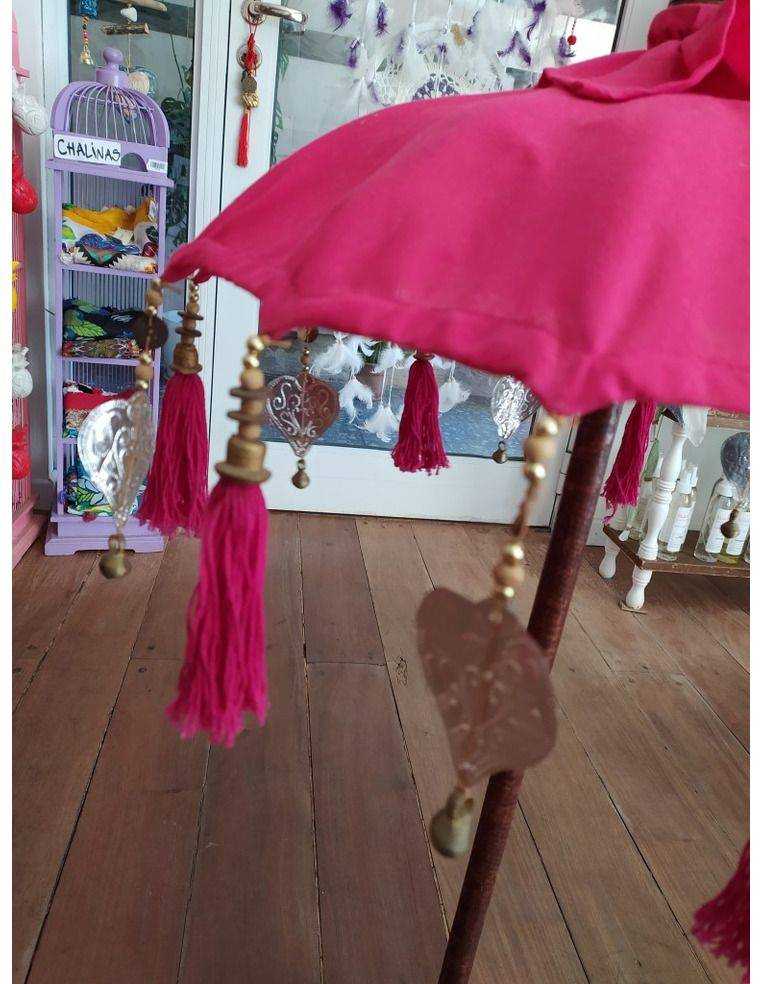 sombrilla-con-caireles-decorativa-artesanal-boho-chic-cristales-reflejo-luz-kaylash