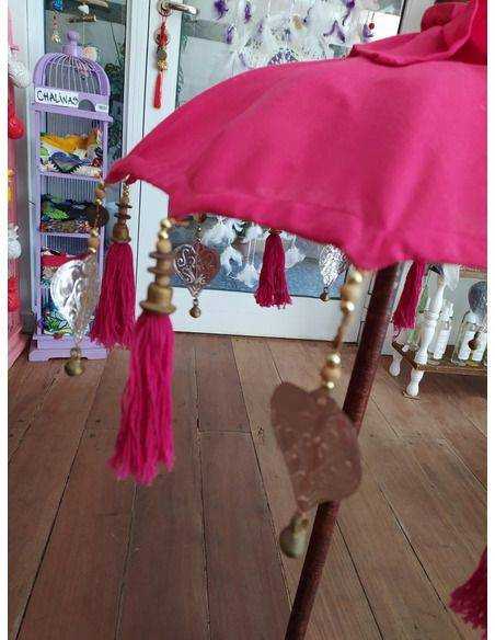 sombrilla-con-caireles-decorativa-artesanal-boho-chic-cristales-reflejo-luz-kaylash sombrilla-con-caireles-decorativa-artesanal-boho-chic-cristales-reflejo-luz-kaylash