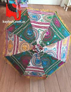 paraguas-brillo-decorativo-artesanal-boho-chic-diseño-místico-luz-protección-kaylash