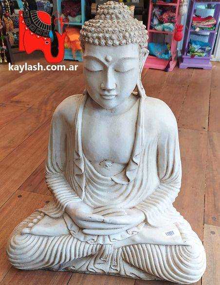 Buda exterior meditación - Kaylash