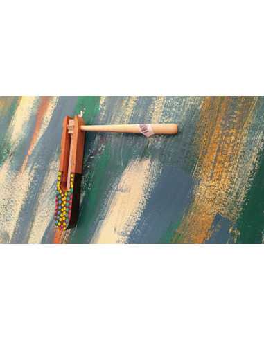 matraca-de-madera-artesanal-instrumento-percusion-tradicional-sonido-ritmico-juguete-madera-kaylash