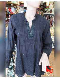 Camisa negra bordada Origen: India 2