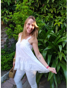 Musculosa con encaje 2