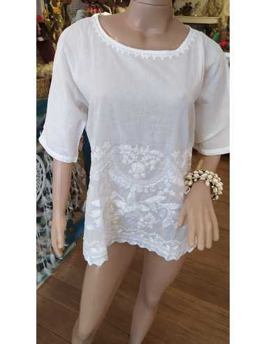Blusa blanca bordada
