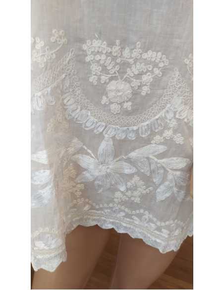 blusa-blanca-bordada-estilo-boho-chic-detalle-bordado-artesanal-femenina-kaylash