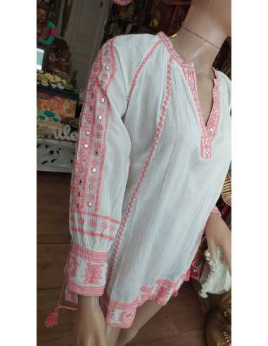 Blusa bordada rosa