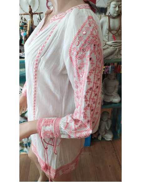 Blusa bordada rosa