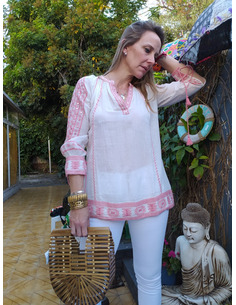 Blusa bordada rosa 2