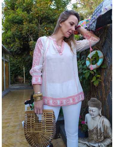 blusa-bordada-rosa-estilo-boho-chic-detalle-bordado-artesanal-mujer-kaylash