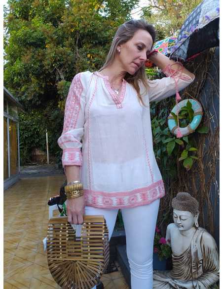 Blusa bordada rosa