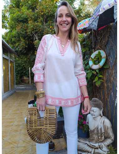 blusa-bordada-rosa-estilo-boho-chic-detalle-bordado-artesanal-mujer-kaylash