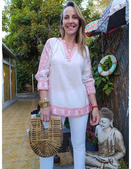 Blusa bordada rosa
