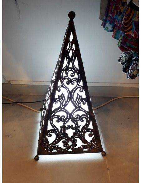 lampara-piramide-decorativa-pie-metal-chapa-tela-blanca-indonesia-iluminacion-mística-kaylash lampara-piramide-decorativa-pie-metal-chapa-tela-blanca-indonesia-iluminacion-mística-kaylash