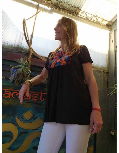 Blusa bordada