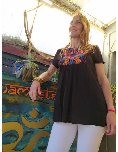 Blusa bordada