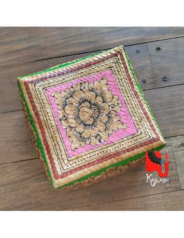 Caja de bambo pintada