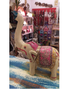 Elefante pintado trompa alta 2