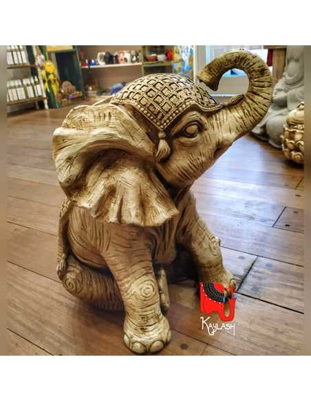 Elefante bebe resina