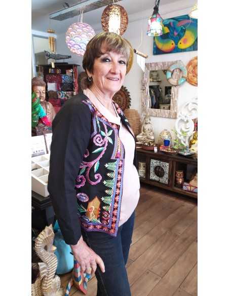 chaqueta-bordada-vars-estilo-boho-chic-artesanal-bordados-blancos-mujer-kaylash