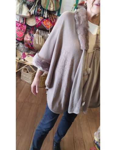 ruana-con-piel-sintetica-abrigo-mujer-estilo-boho-chic-elegante-invierno-kaylash