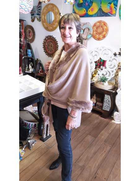 ruana-con-piel-sintetica-abrigo-mujer-estilo-boho-chic-elegante-invierno-kaylash