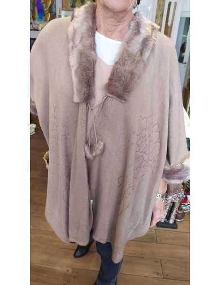 ruana-con-piel-sintetica-abrigo-mujer-estilo-boho-chic-elegante-invierno-kaylash