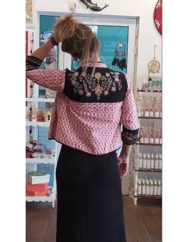 campera-bombai-bordada-estilo-boho-chic-artesanal-indumentaria-mujer-mística-kaylash