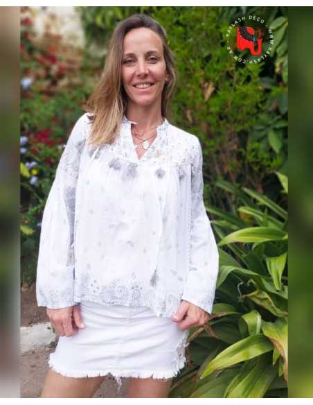 camisa-bordada-vars-estilo-boho-chic-con-detalles-artesanales-textura-fresca-kaylash