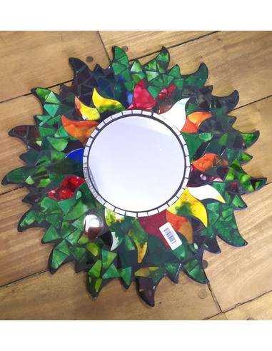 Espejo de madera con vecenitas de colores Origen: Indonesia