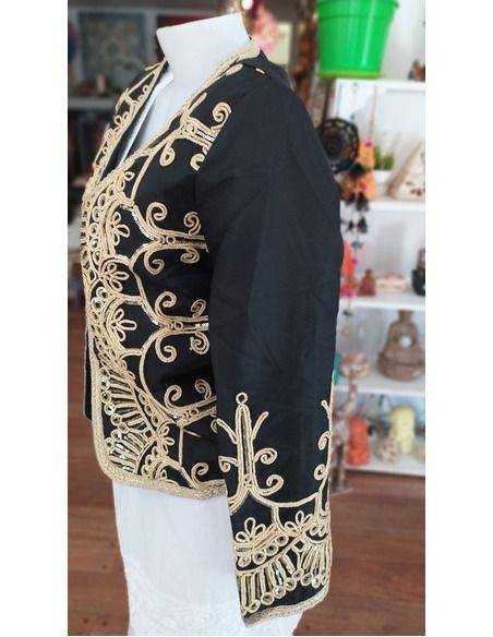 chaqueta-bordada-con-dorado-estilo-boho-chic-lujo-artesanal-indumentaria-mujer-mística-kaylash