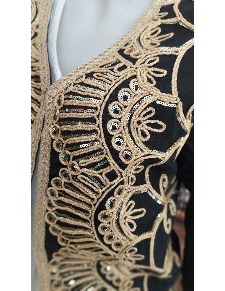 chaqueta-bordada-con-dorado-estilo-boho-chic-lujo-artesanal-indumentaria-mujer-mística-kaylash