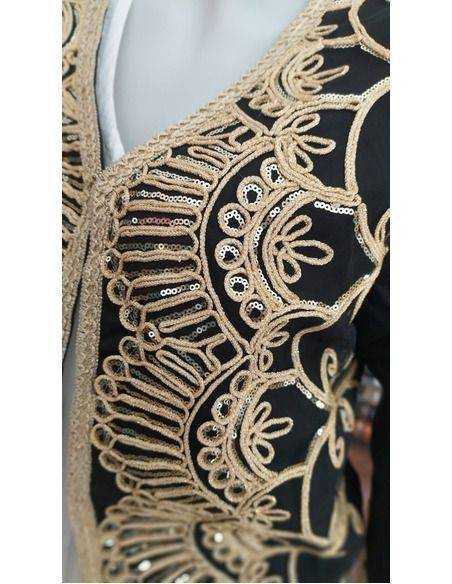chaqueta-bordada-con-dorado-estilo-boho-chic-lujo-artesanal-indumentaria-mujer-mística-kaylash
