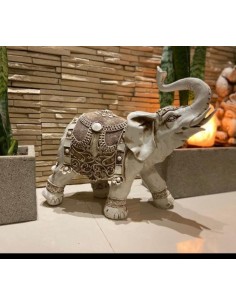 Elefante en resina 2
