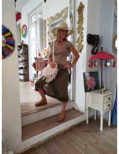 look-boho-romantico-con-pollera-gasa-evase-blanca