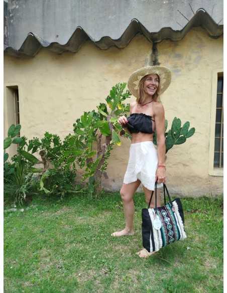 look-verano-pollera-corta-gasa-y-accesorios-misticos