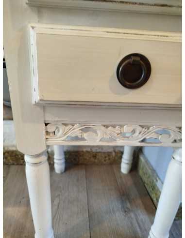 mesa-de-luz-tallada-madera-maciza-hindu-artesanal-dormitorio-boho-chic