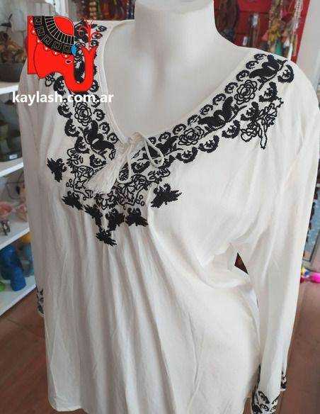 camisola-byn-blanco-y-negro-estilo-boho-chic-indumentaria-mujer-fresca-artesanal-kaylash