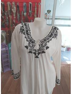 camisola-byn-blanco-y-negro-estilo-boho-chic-indumentaria-mujer-fresca-artesanal-kaylash 2