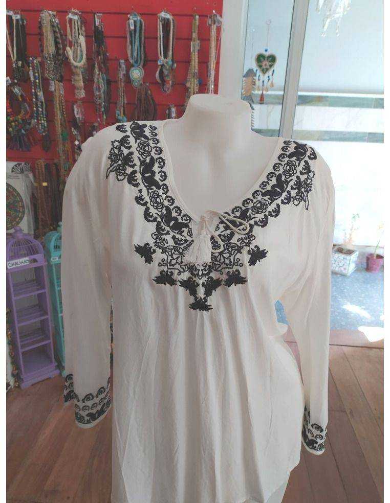 camisola-byn-blanco-y-negro-estilo-boho-chic-indumentaria-mujer-fresca-artesanal-kaylash