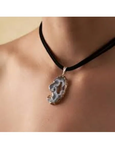 dije-agata-geoda-cristal-natural-piedra-energetica-proteccion-mística-kaylash