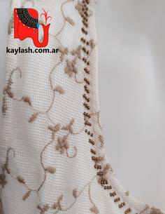 musculosa-vars-bordada-blanca-estilo-boho-chic-artesanal-indumentaria-mujer-kaylash 2