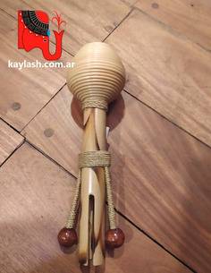 Maraca de ratan tik-tok